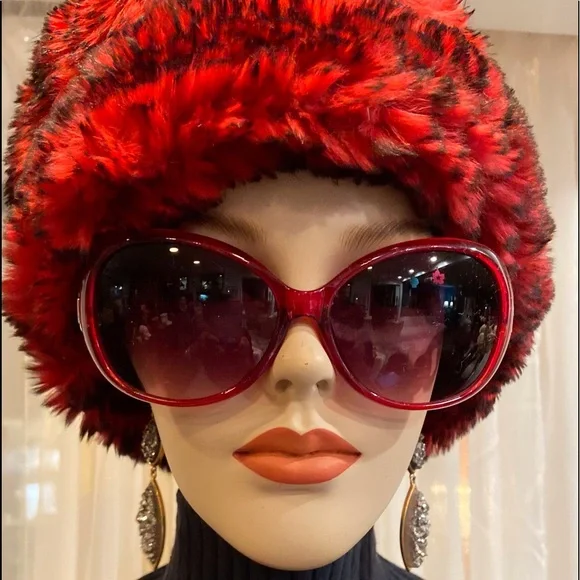 Red and Black Rex Chinchilla Bucket Hat - Picture 1 of 3